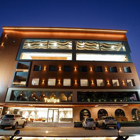 Hotel Tulips Grand Hyderabad Eksteriør bilde