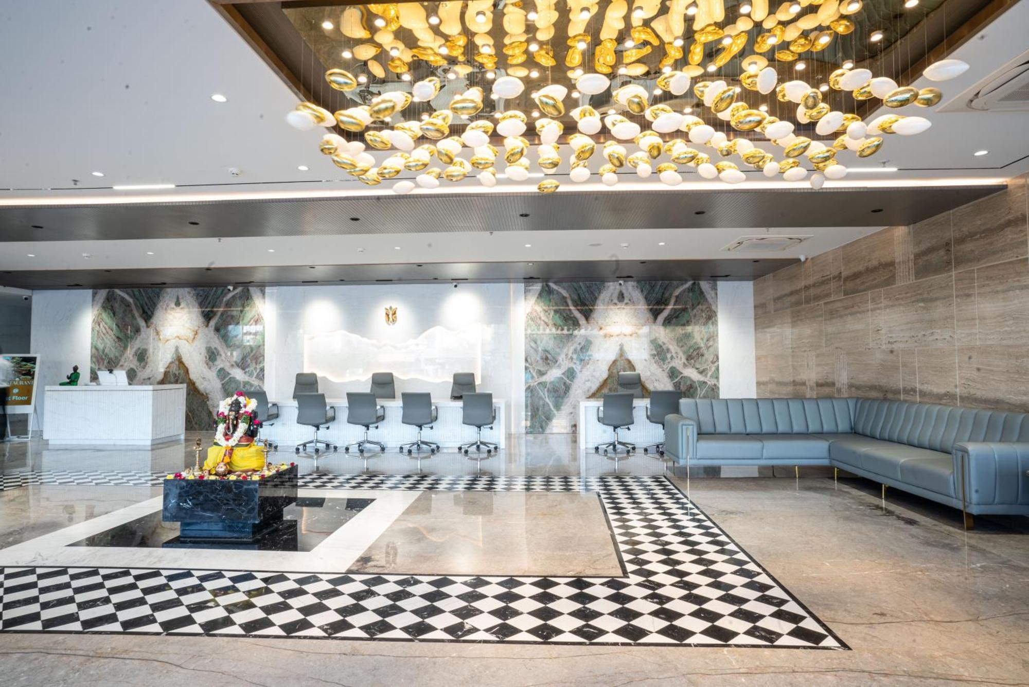 Hotel Tulips Grand Hyderabad Eksteriør bilde